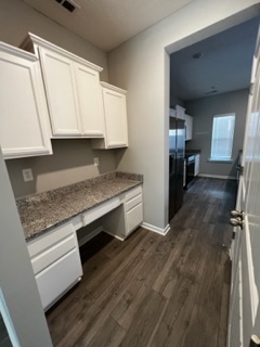 Building Photo - 1052 Bradburn Village Dr