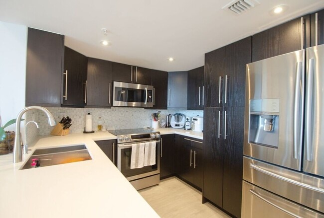 Building Photo - 3000 Coral Way