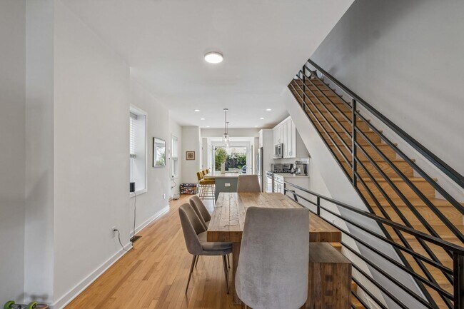 Building Photo - 1329 Marlborough St