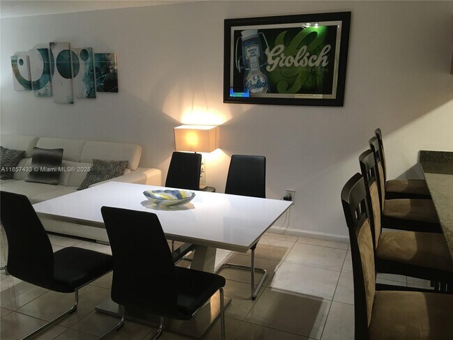 Foto del edificio - 1200 Brickell Bay Dr