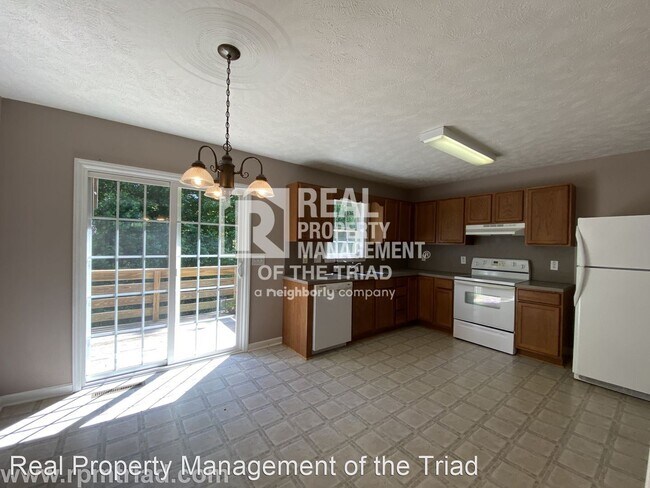 Building Photo - 3 br, 2 bath House - 4059 Village Trace Dr