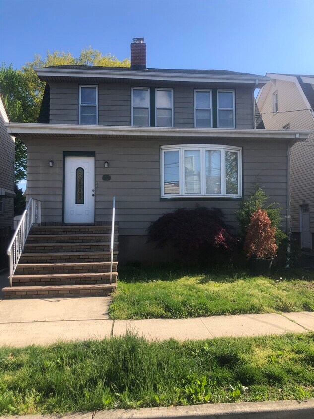 272 Born St, Secaucus, NJ 07094 House Rental in Secaucus, NJ