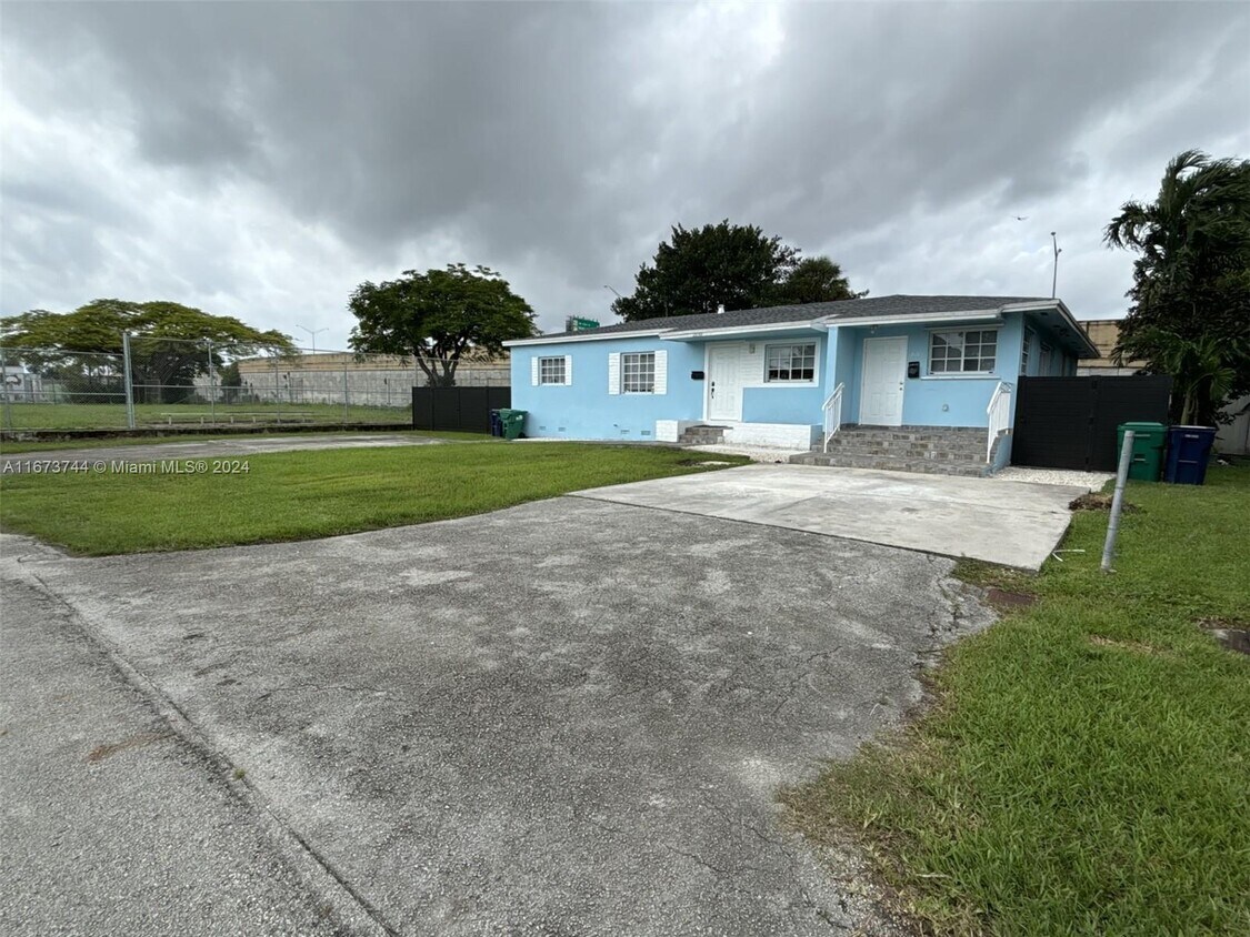 Foto del edificio - 2152 SW 76th Ct