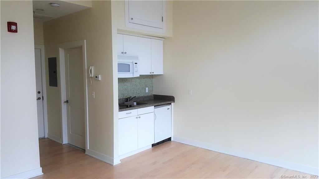 804 Chapel St Unit 202, New Haven, CT 06510 Condo for Rent in New