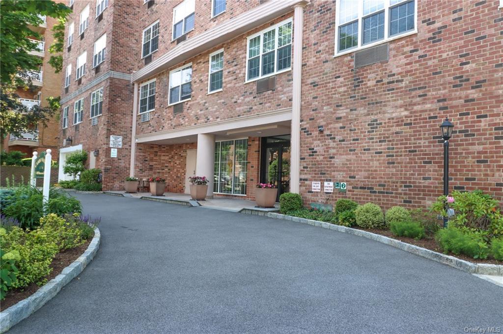 2 Old Mamaroneck Rd Unit 3C, White Plains, NY 10605 Condo for Rent in