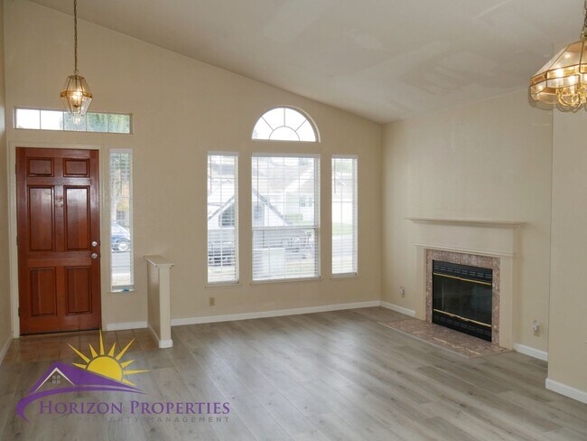 Foto del edificio - 9472 Clementine Way