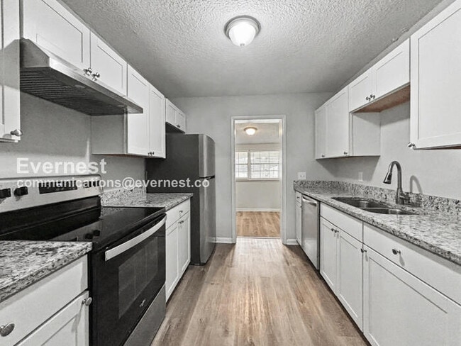 Building Photo - 6757 Snow White Dr