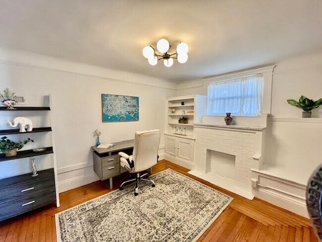 Foto del edificio - Charming Cottage-Style Condo with Private ...