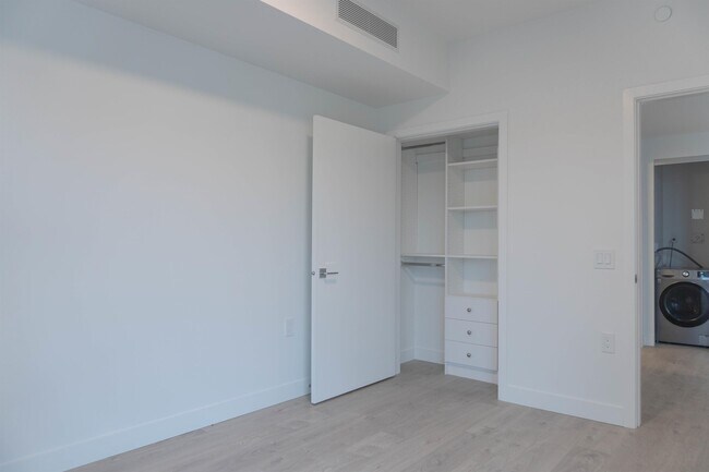 Building Photo - 901 Lougheed Hwy.