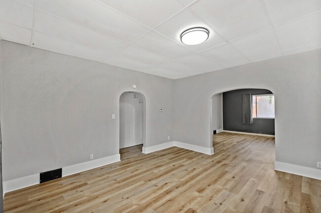 Foto del edificio - Gorgeous 4 bedroom home in Pittsburgh avai...