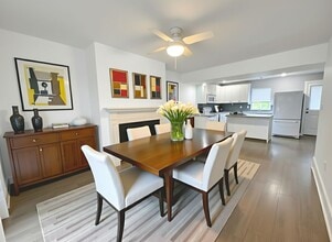 Building Photo - 373 Stonehedge Ln