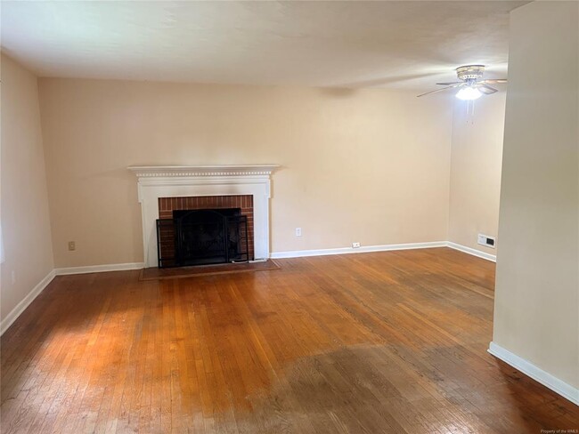 Building Photo - 229 John Pinckney Ln