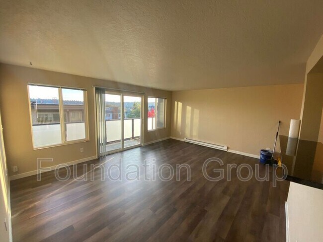 Foto del edificio - 2405 NW 65th St