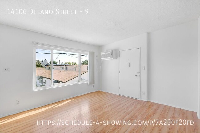 Building Photo - 14106 Delano St