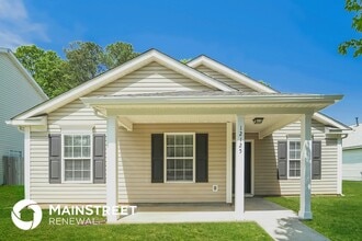 Building Photo - 12125 Stewarts Crossing Dr