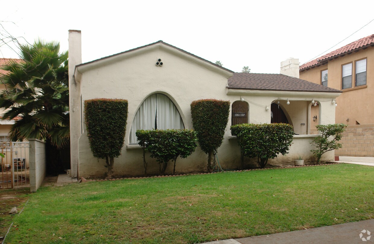 Foto del edificio - 135 Sierra Bonita Ave