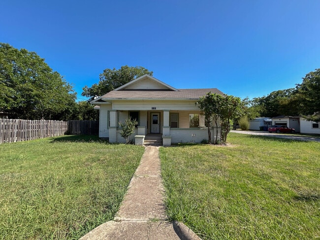 Photo - 1201 Bolivar St House