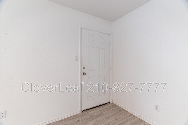 Foto del edificio - 3833 Millbrook Wy