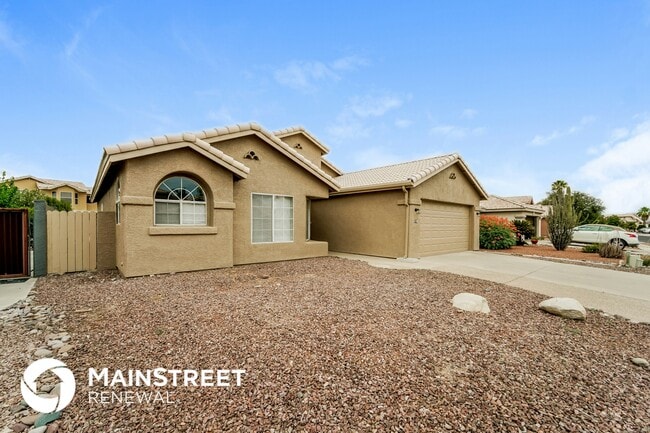 Building Photo - 6730 W Nueva Vista Dr