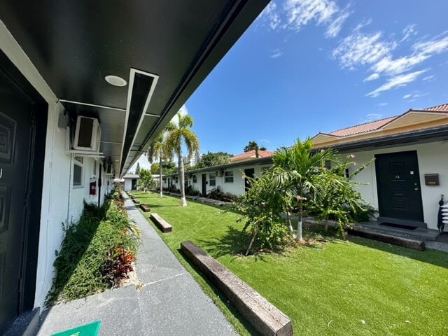 Building Photo - 2221 Monroe St