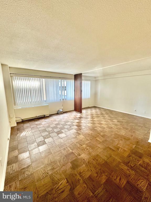 Foto del edificio - 5500 Friendship Blvd