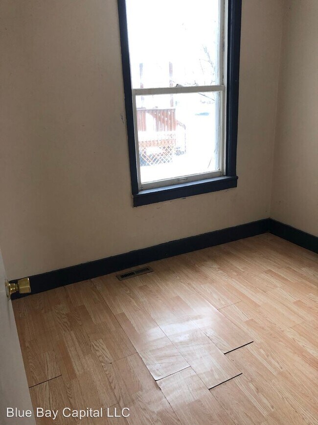 Foto del edificio - 313 W Grand Ave