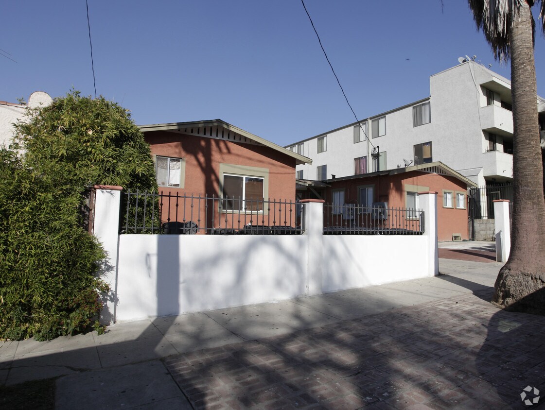 Building Photo - 4119-4123 1/2 Normal Ave