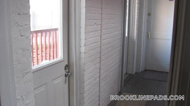 Building Photo - 73 Thatcher St