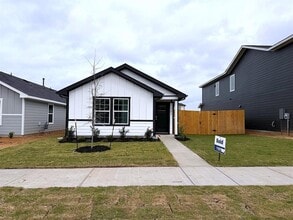 Building Photo - 202 Constanza Trl