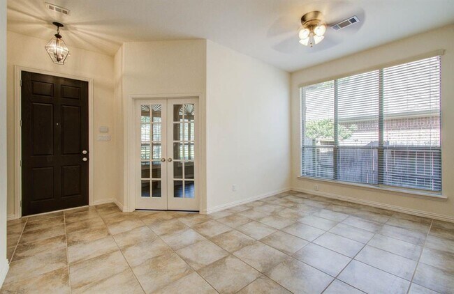 Foto del edificio - 5015 Crystal Wind Ln