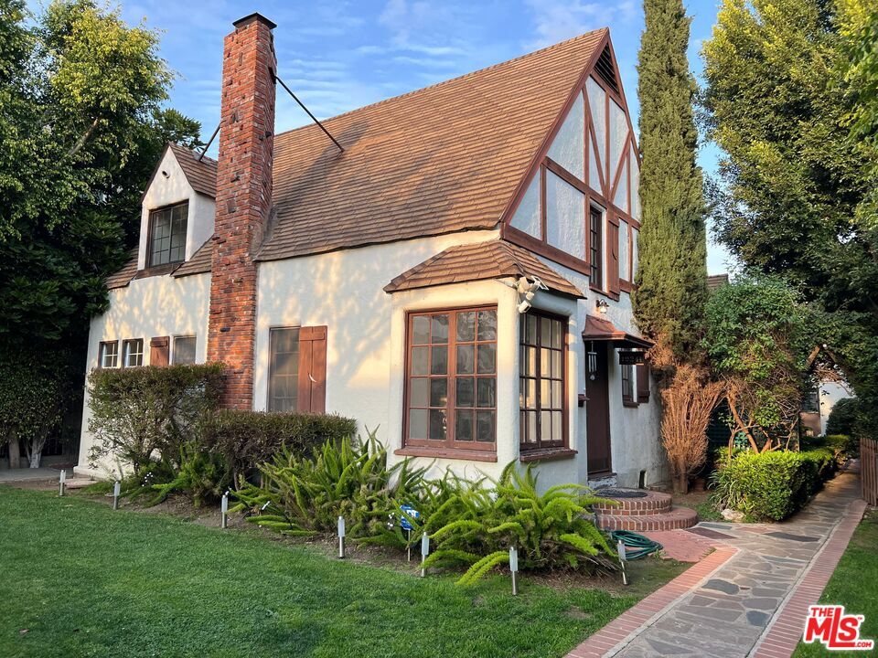Primary Photo - 1024 1/2 N Gardner St