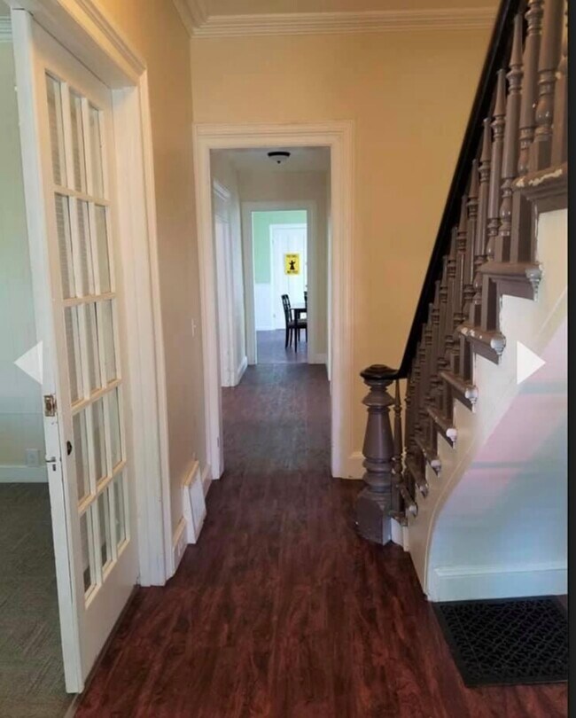 Building Photo - 80 Oak St