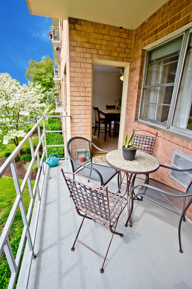 Oakwynne House Apartments Wynnewood, PA