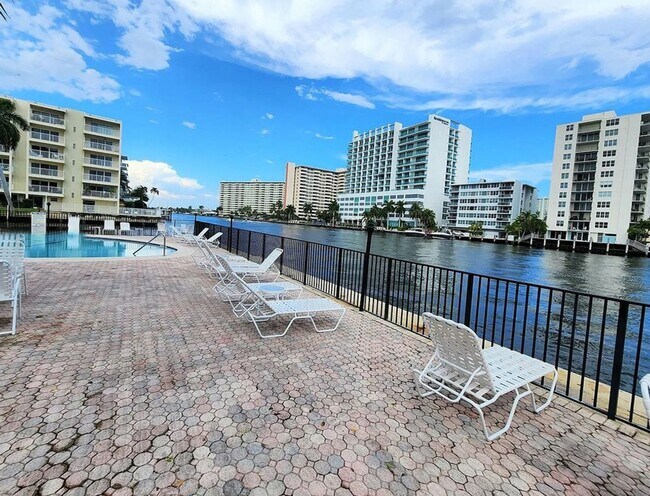 Foto del edificio - Charming 1-Bedroom Apartment Near Intracoa...