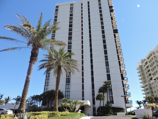 Foto del edificio - 5380 N Ocean Dr