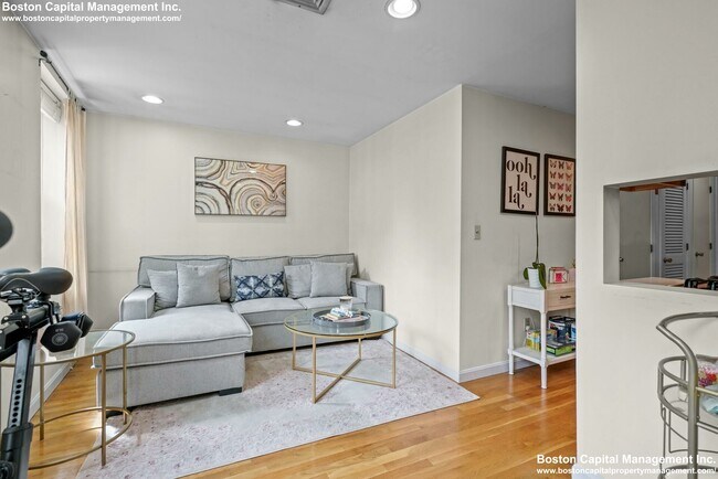 Foto del edificio - 198 Endicott St