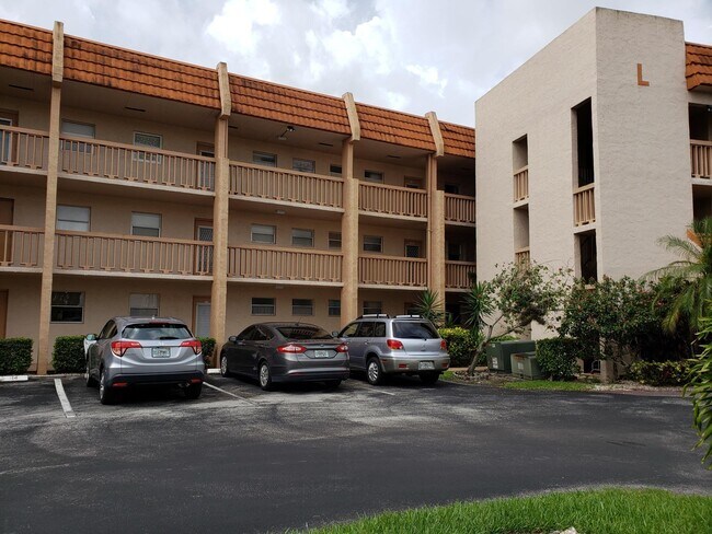 Building Photo - 6770 Royal Palm Blvd