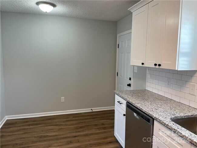 Foto del edificio - 4581 County Home Rd