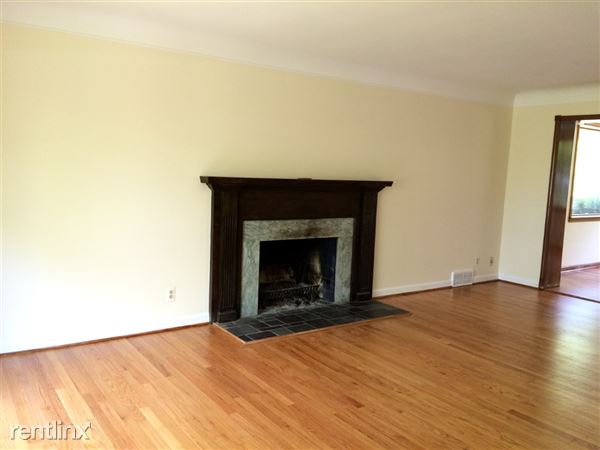 Building Photo - 27918 California Dr NE