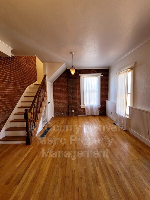 Building Photo - 391 Emerson St