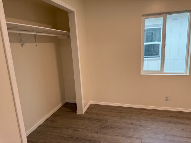 Foto del edificio - 148 E 15th St