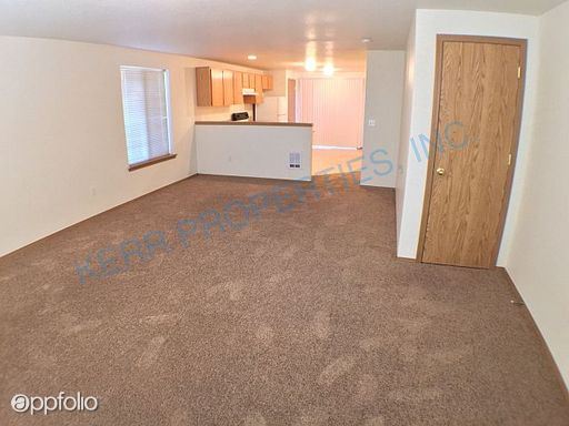 Building Photo - 355 SE 136th Ave