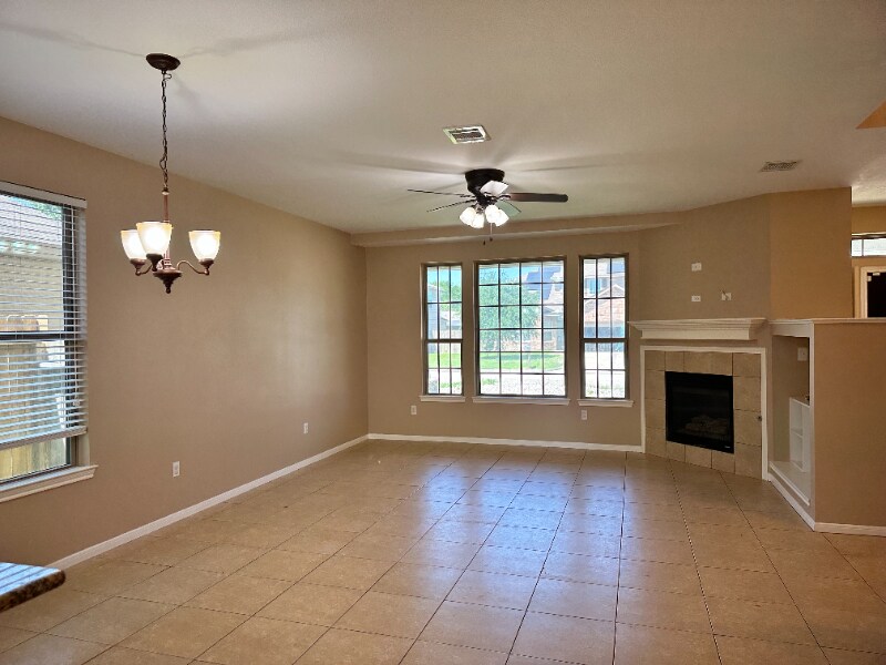 2318 Tracy Ln, Highlands, TX 77562 House Rental in Highlands, TX