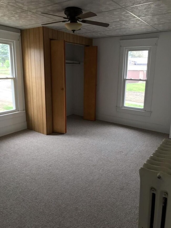 Foto del edificio - 3 bedrooms 2 baths