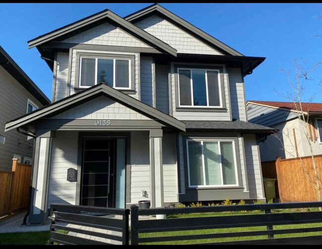 Building Photo - 9135 Steveston Hwy