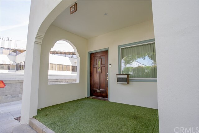 Building Photo - 88 N Catalina Ave