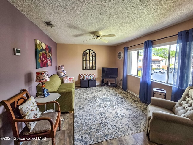 Foto del edificio - 639 Ridge Club Dr