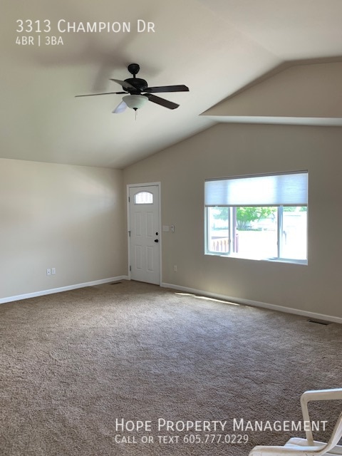 Foto del edificio - 3313 Champion Dr