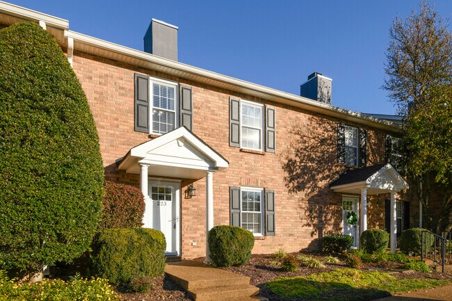 Foto del edificio - 223 Cottage Pl