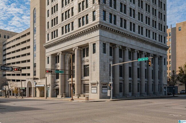 Foto del edificio - 2024 2nd Ave N